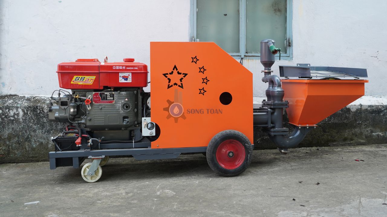 máy phun vữa chạy dầu phục vụ công trình vùng sâu